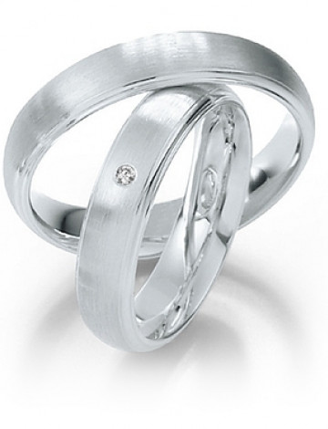 Saint Maurice-Twin Set-Til &iacute; gulu-,hvita- og rau&eth;agulli