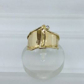14k gullhringur með demant