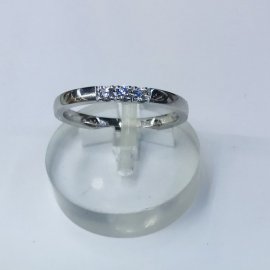 14k gullhringur m/3x0,03 ct demöntum