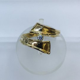 14k gullhringur með zirkon stein